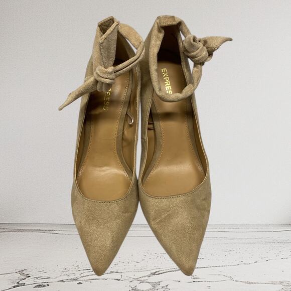 Brand New Store Display Express Women's Size 6 Nude Pump Heels Pointed Toe - Picture 2 of 6